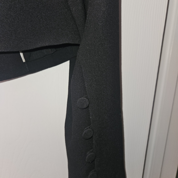 Express Black Women's Cropped Blazer - Picture 3 of 3